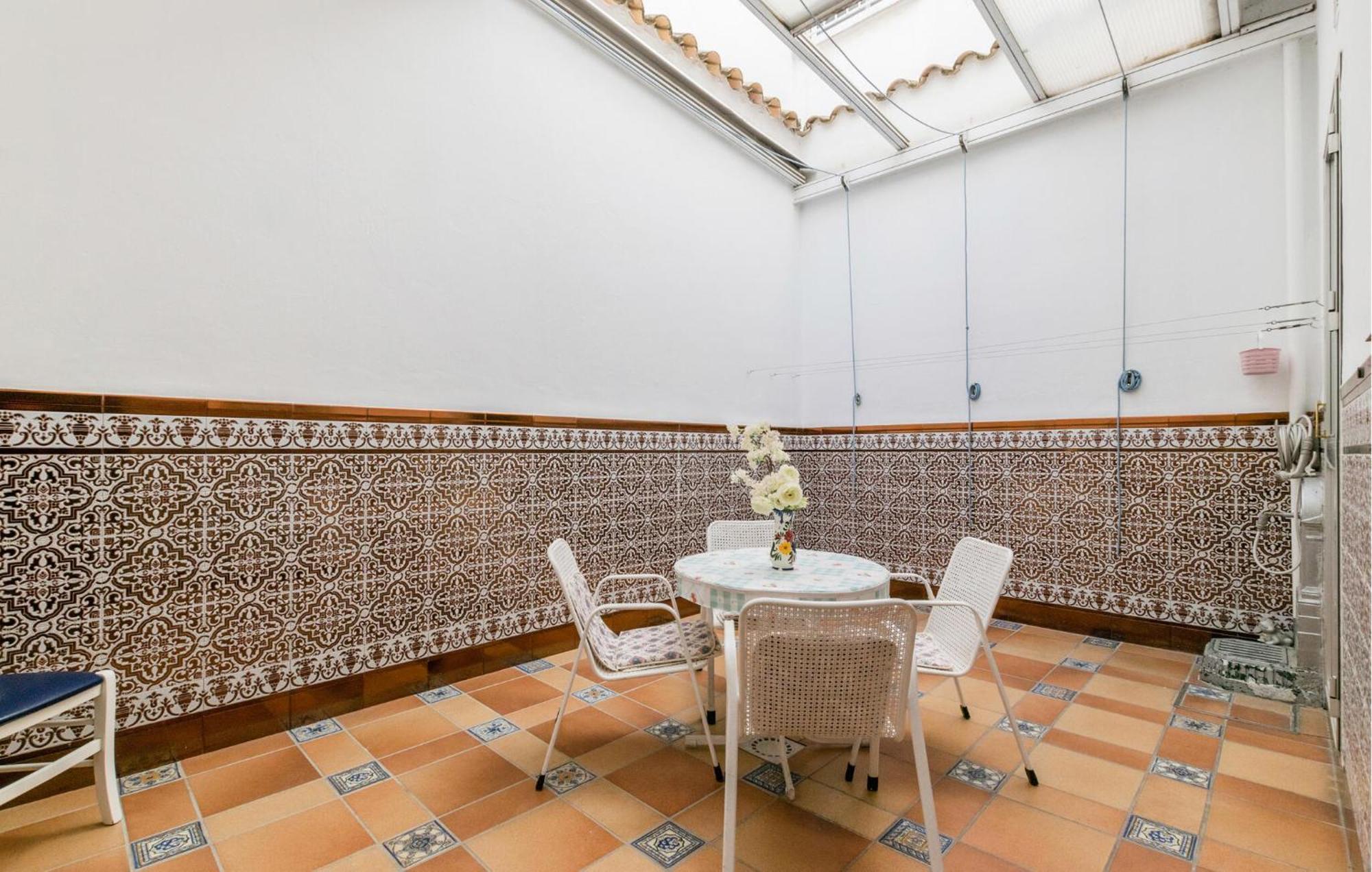 Cozy Apartment In Sevilla With Kitchen Экстерьер фото