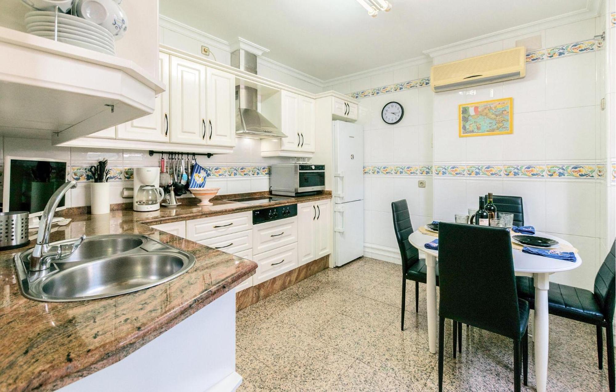 Cozy Apartment In Sevilla With Kitchen Экстерьер фото
