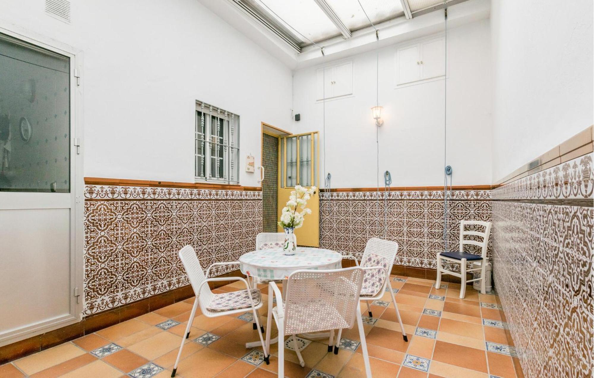 Cozy Apartment In Sevilla With Kitchen Экстерьер фото